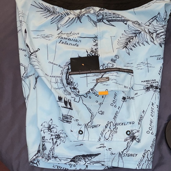 QUICKSILVER WATERMAN BOARD SHORTS - Picture 4 of 7